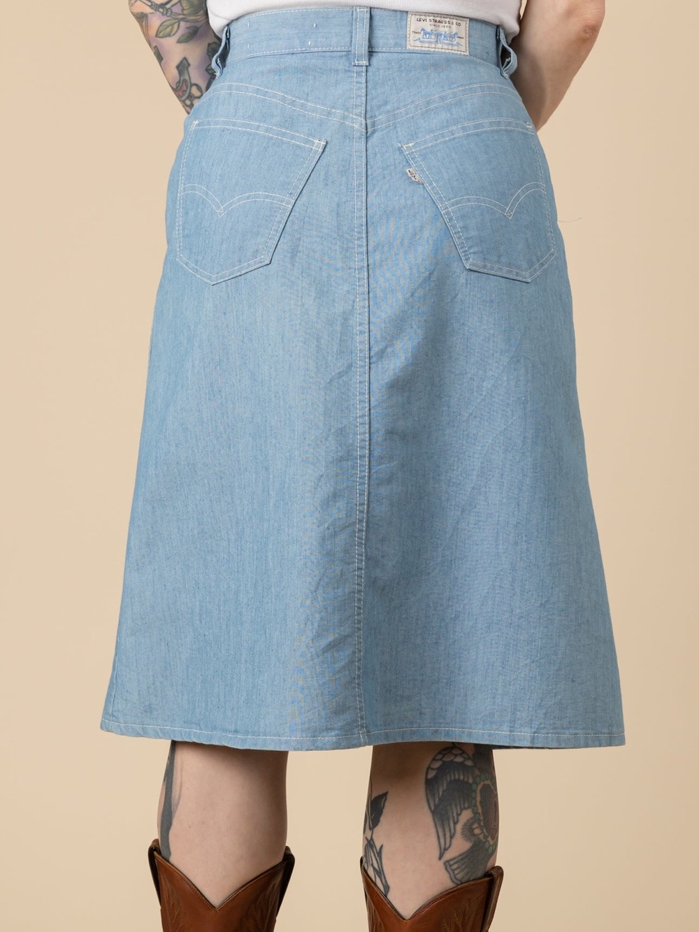 VTG 1970's Levi's white Tab| A Line Denim Skirt| snap Button| size 28 - Picture 4 of 12